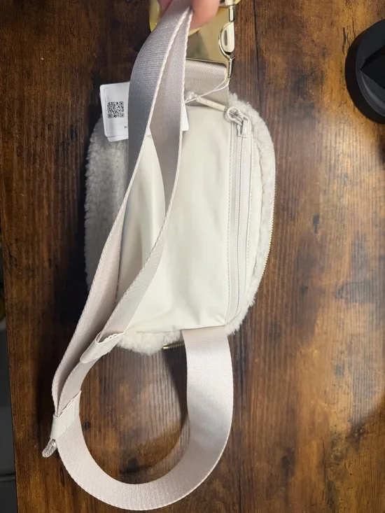 lululemon Cream Sherpa Crossbody Bag with Gold Zipper - Picture 5 of 5